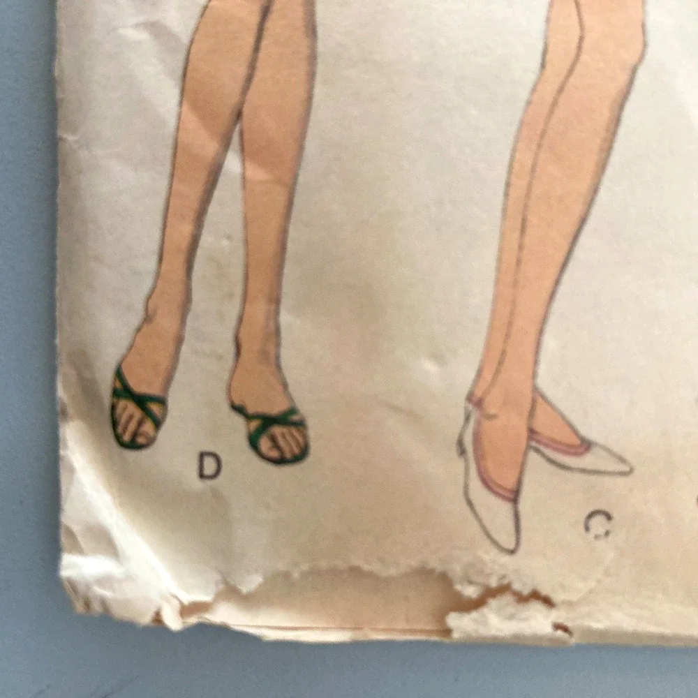Vogue 6560 Pattern Mod Princess-shape Tunic Pants Misses Sz 10 Bust 31 Uncut 60s
